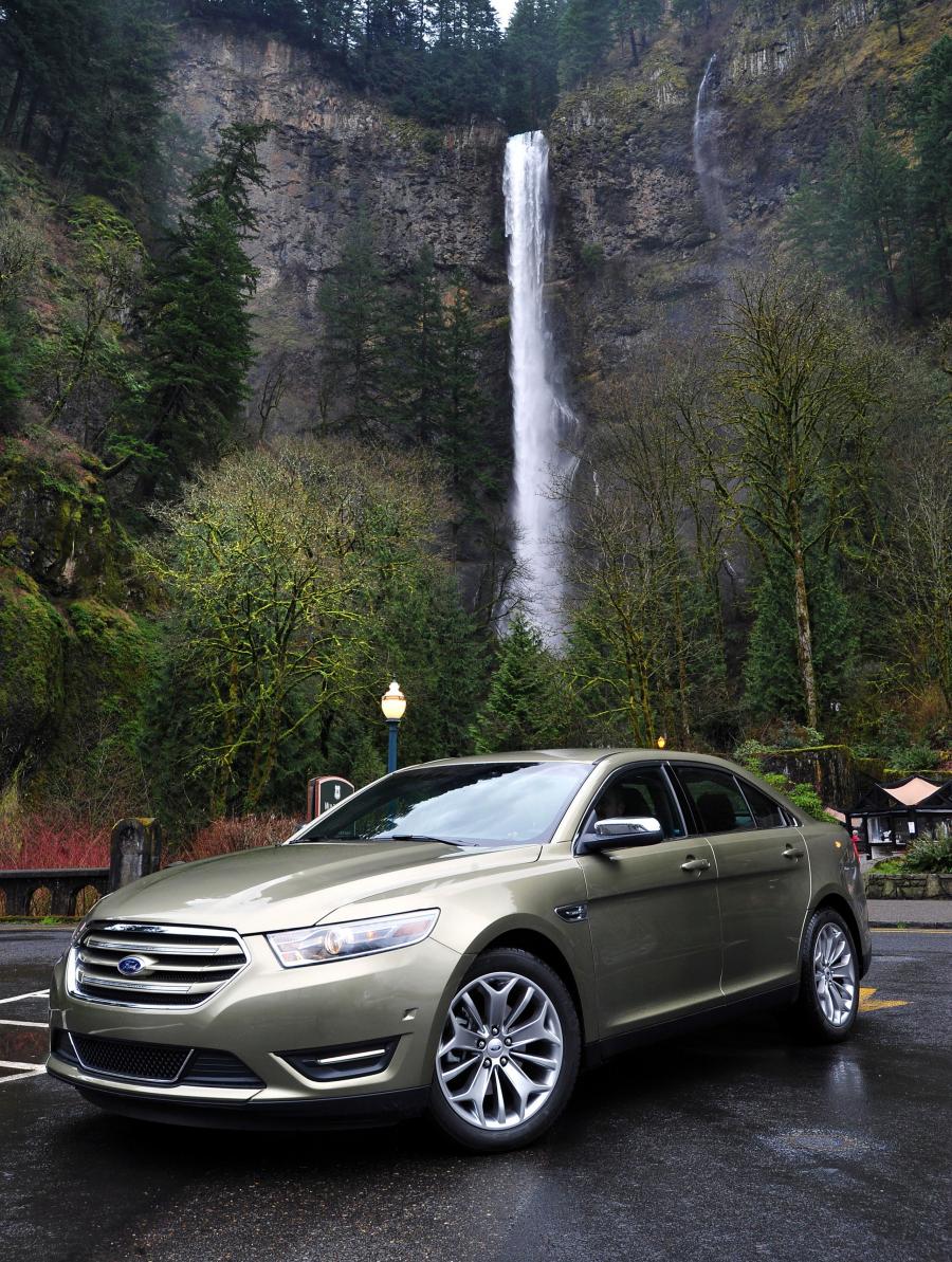  Ford Taurus 2012 года  (фото 35 из 39)
